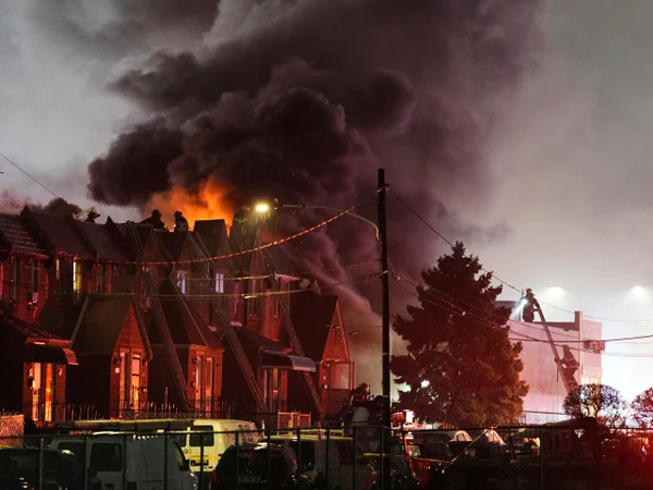 A medical transport jet carrying 6 crashed in Philadelphia