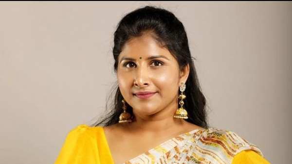 Tollywood singer mangli clarified to rumours on relationship with political parties in ap Tollywood singer mangli clarified to rumours on relationship with political parties in ap