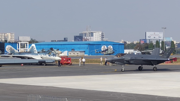 for the first time US Russia war places face-to-face at Bengaluru airshow