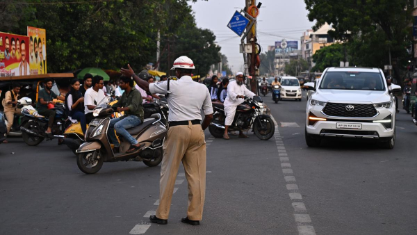 traffic diversions in Vijayawada city tomorrow due to ntr memorial musical night traffic diversions in Vijayawada city tomorrow due to ntr memorial musical night