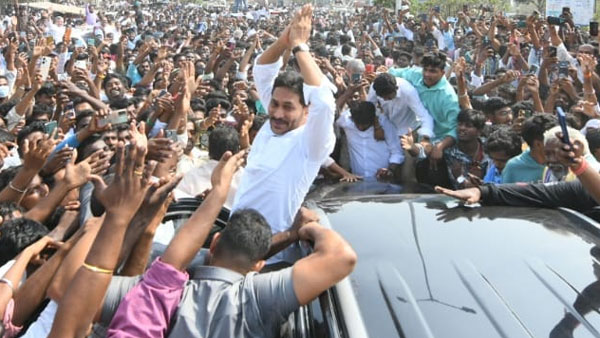 YSRCP leaders complains to Governor over Lapse of Security in YS Jagan Guntur visit YSRCP leaders complains to Governor over Lapse of Security in YS Jagan Guntur visit