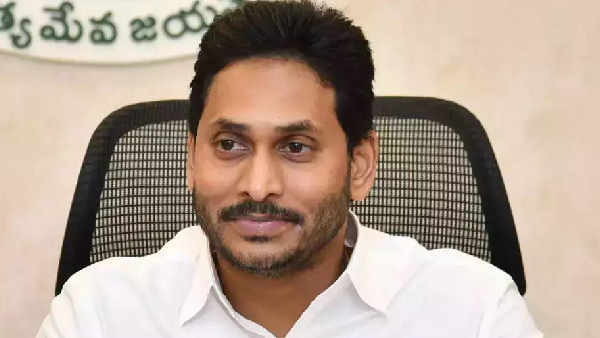 YS Jagan console Mudragada Padmanabha over the phone