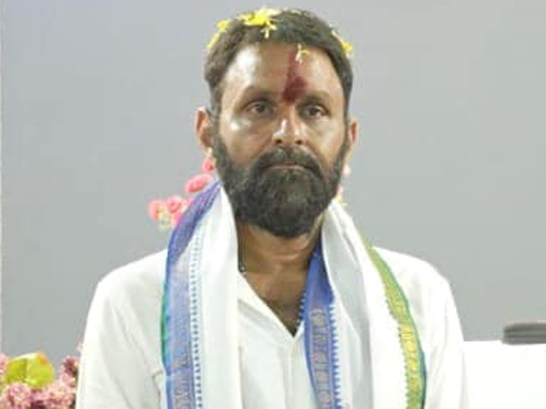 YCP leader Kodali Nani suffered a heart Problem shifts to Hyderabad AIG Hospital YCP leader Kodali Nani suffered a heart Problem shifts to Hyderabad AIG Hospital