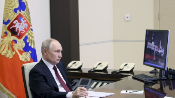 Putin Warns Ukrainian Soldiers to Surrender for Survival Amidst Intense Battles in Kursk Region Putin Warns Ukrainian Soldiers to Surrender for Survival Amidst Intense Battles in Kursk Region