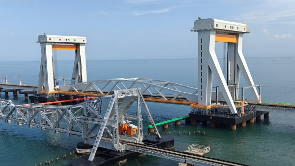 PM Modi Inaugurates India s First Vertical Lift Sea Bridge in Tamil Nadu