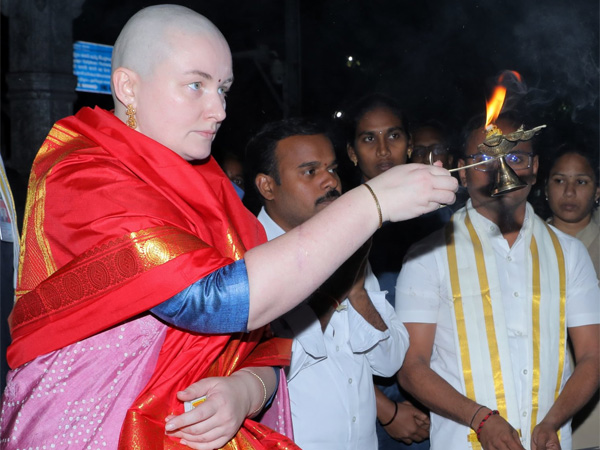 Deputy CM Pawan Wife Anna Lezhneva Visits Srivari Temple in Tirumala Deputy CM Pawan Wife Anna Lezhneva Visits Srivari Temple in Tirumala