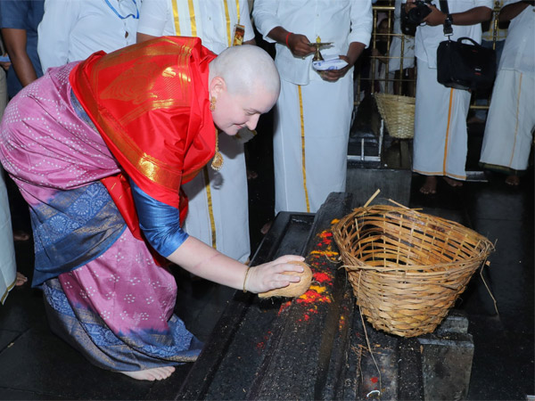 Deputy CM Pawan Wife Anna Lezhneva Visits Srivari Temple in Tirumala Deputy CM Pawan Wife Anna Lezhneva Visits Srivari Temple in Tirumala