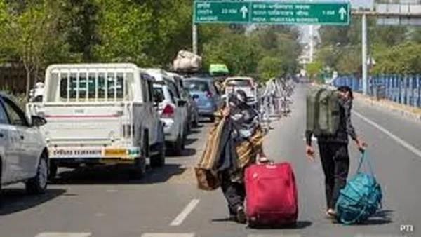a-total-of-537-pakistani-nationals-including-nine-diplomats-and-officials-left-india
