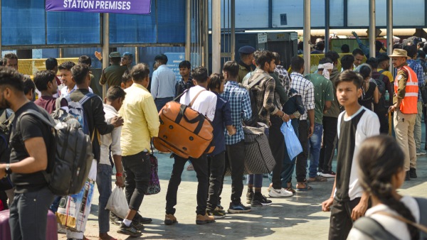 How much luggage can you take on the train What is the fine for exceeding the limit