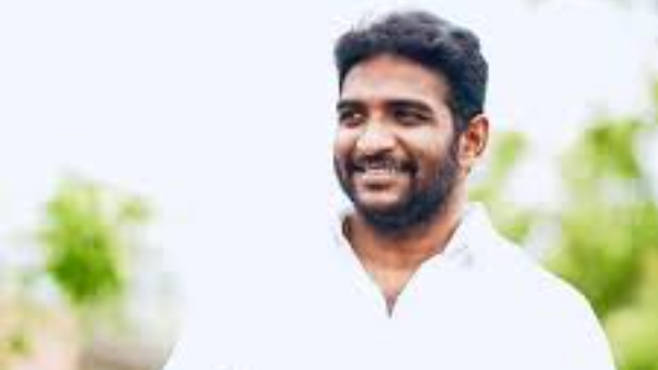 rajanagaram ysrcp leader jakkampudi ganesh to leave the party soon