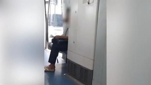 Woman Fined Rs 500 for Eating Lunch in Bengaluru Metro Woman Fined Rs 500 for Eating Lunch in Bengaluru Metro