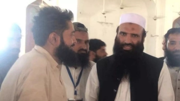 Pakistan Army Showers Flowers on Pahalgam Terror Mastermind