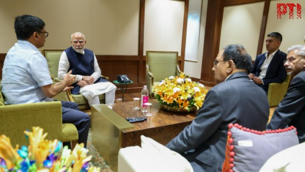 PM Modi s plane did not take Pakistani airspace while coming back from Saudi Arabia