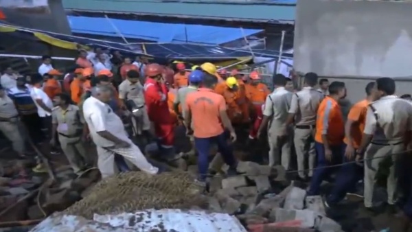 CM Chandrababu expressed saddened by the death of devotees at Simhachalam temple CM Chandrababu expressed saddened by the death of devotees at Simhachalam temple