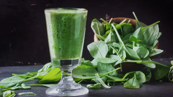 If you want to be healthy as well as beautiful drink this spinach juice