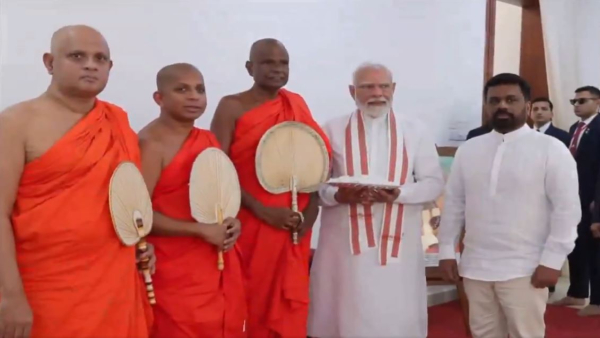 PM Narendra Modi visits Jaya Sri Maha Bodhi temple in Sri Lanka PM Narendra Modi visits Jaya Sri Maha Bodhi temple in Sri Lanka