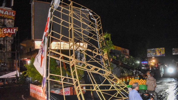 2 killed and several injured in Delhi rains