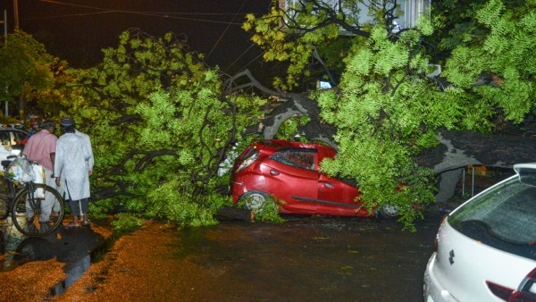 2 killed and several injured in Delhi rains