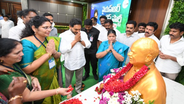 ys-jagan-made-interesting-comments-on-liquor-scam-arrests