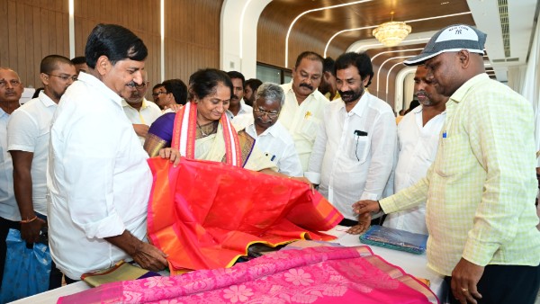 ap minister savitha announced handloom cooperative society elections by Dussehra