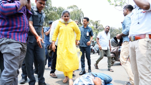 once-again-ap-minister-shows-humane-towards-accident-victims once-again-ap-minister-shows-humane-towards-accident-victims