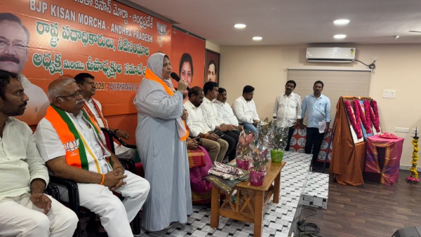 ysrcp mlc zakia khanam joined bjp surprisingly instead of tdp- here is why ysrcp mlc zakia khanam joined bjp surprisingly instead of tdp- here is why
