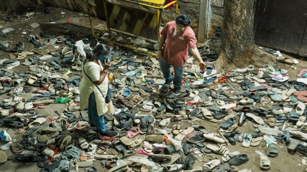 What happened outside Chinnaswamy Stadium leads to Bengaluru stampede What happened outside Chinnaswamy Stadium leads to Bengaluru stampede