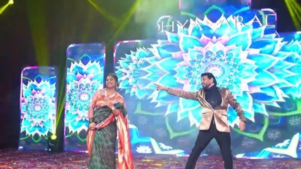 Duvvada srinivas divvala madhuri shocking dance video viral in their family function Duvvada srinivas divvala madhuri shocking dance video viral in their family function