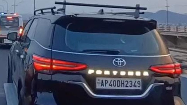ys jagan get police notice in singaiah death case bullet proof car seized