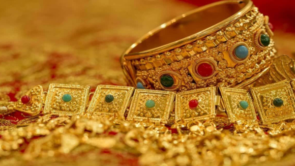 gold-prices-hit-all-time-record-in-hyderabad gold-prices-hit-all-time-record-in-hyderabad