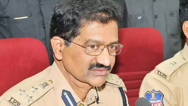 former-sib-chief-prabhakar-rao-finally-reaches-hyderabad