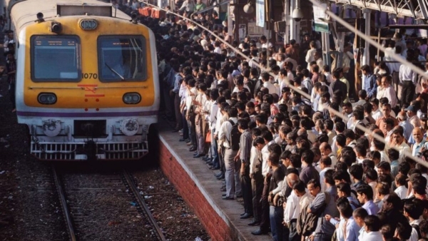 tragedy-on-mumbai-local-overcrowding-claims-five-lives