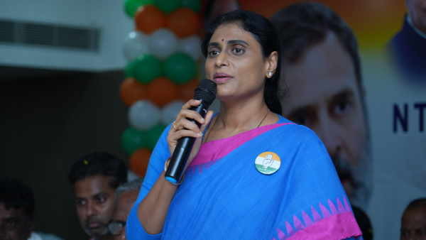 ys Sharmila slams Chandrababu regime for half beneficiaries cut in annadata sukhibhava scheme