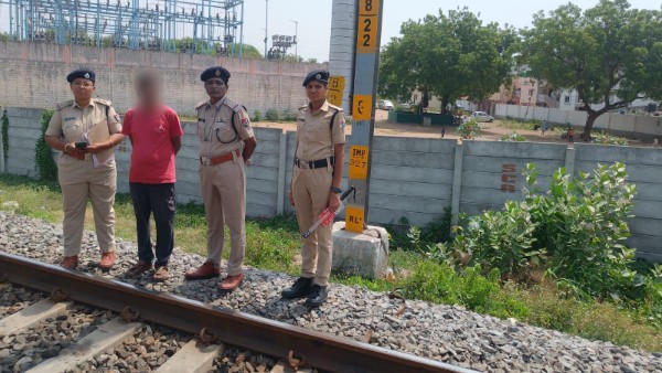 railway protection force arrest 102 in south central zone for stone pelting on vande bharat trains