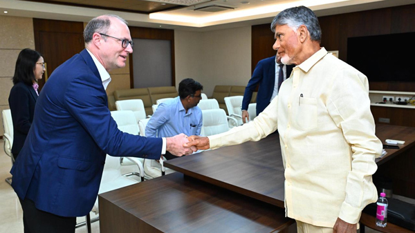 cm-chandra-babu-team-to-visit-singapore-for-five-days-over-investments