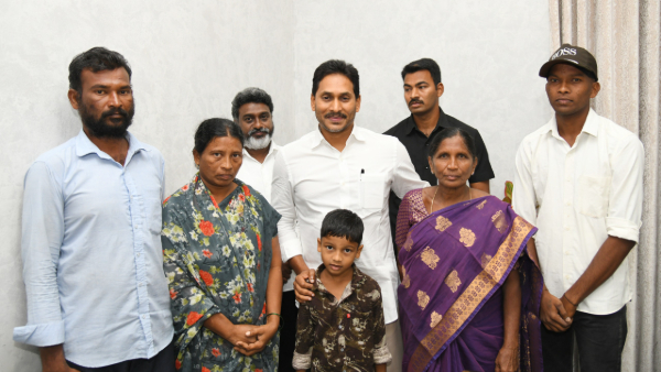 big twist in ys jagan s rentapalla tour episode deceased families allegations on government