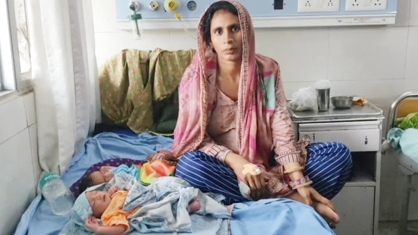 Pakistani Woman Delivers Twins in India Plans to Stay in Pakistan Pakistani Woman Delivers Twins in India Plans to Stay in Pakistan