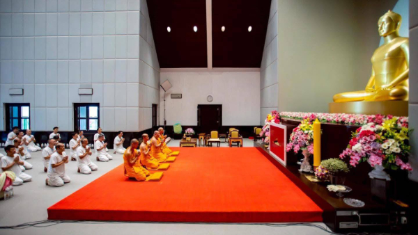 Thai Sex Scandal lady blakmails buddhist monks with 80k nude pics collected rs 102 cr Thai Sex Scandal lady blakmails buddhist monks with 80k nude pics collected rs 102 cr