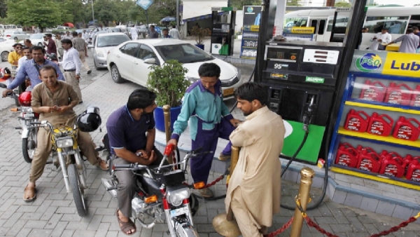 Pakistan Grapples with Soaring Inflation as Petrol Diesel Hit Rs 272 98 per Liter Pakistan Grapples with Soaring Inflation as Petrol Diesel Hit Rs 272 98 per Liter