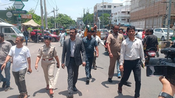 eagle team hold operation safe campus zone around vijayawada colleges caught tobacco products