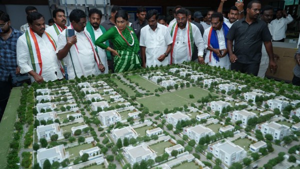 ys Sharmila demands to stop second phase land pooling in Amaravati capital only for real estate ys Sharmila demands to stop second phase land pooling in Amaravati capital only for real estate