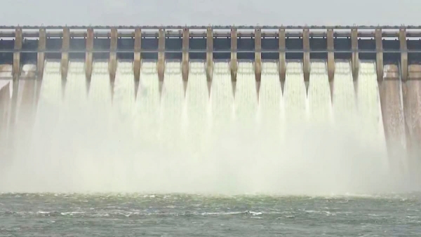 Nagarjunasagar Dam Filled in July After 18 Years 14 Gates Lifted to Release Water Nagarjunasagar Dam Filled in July After 18 Years 14 Gates Lifted to Release Water