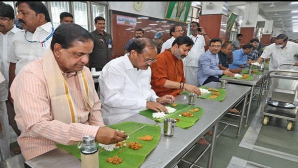 former-vice-president-venkaiah-naidu-described-the-annaprasadam-served-by-ttd-is-hygienic-and-delici former-vice-president-venkaiah-naidu-described-the-annaprasadam-served-by-ttd-is-hygienic-and-delici