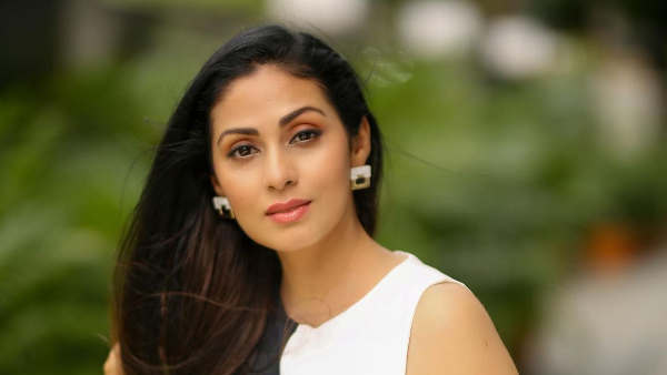 actress sadha cried for street dogs video viral netizens shocked her