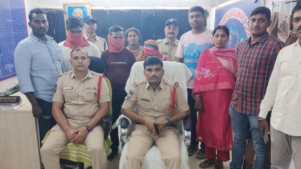 ganja smuggling through trains kazipet police caught marijuana gang in konark express ganja smuggling through trains kazipet police caught marijuana gang in konark express