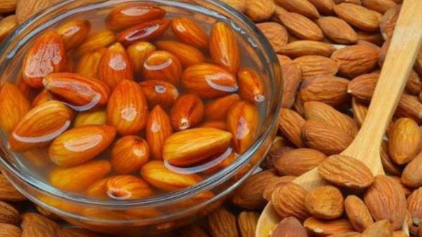 Almonds Eating these daily will improve your health and beauty Almonds Eating these daily will improve your health and beauty