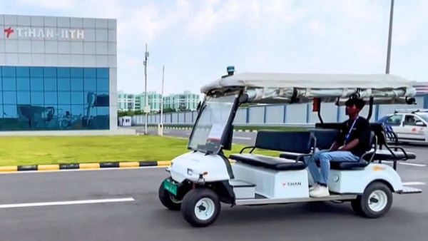 ai-powered-driverless-buses-begin-service-at-iit-hyderabad-details-here