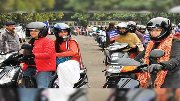 Ride Safe Dress Proud Ramagundam Traffic Police Gifts Sarees to Helmet-Wearing Women Ride Safe Dress Proud Ramagundam Traffic Police Gifts Sarees to Helmet-Wearing Women