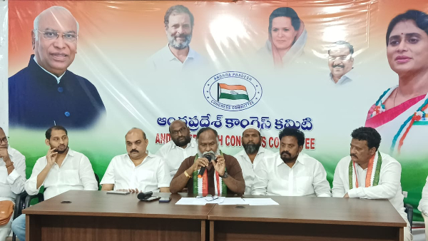 Rahul s Vote Chori Battle Jagga Reddy Takes Aim at Jagan Naidu for Staying Awa Rahul s Vote Chori Battle Jagga Reddy Takes Aim at Jagan Naidu for Staying Awa