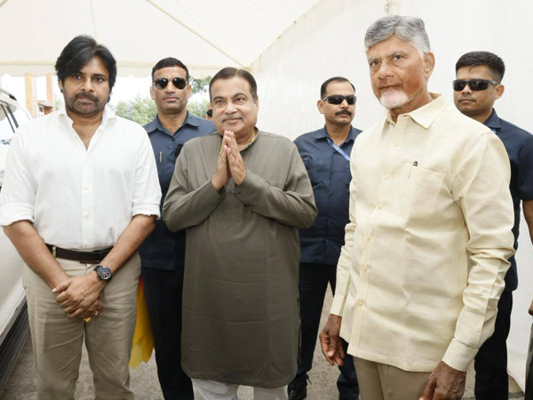 Nitin Gadkari Assured on lakh cr projects for AP in next Two years